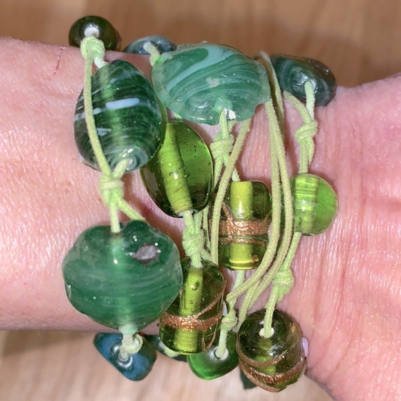 Italian green glass  w/ gold flecks beaded necklace 💚 - Picture 4 of 6